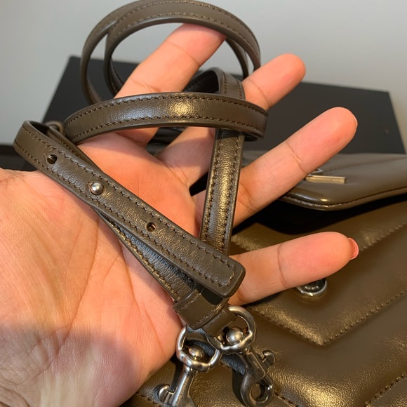 **SOLD** Yves Saint Laurent Toy LouLou Bag - Picture 8 of 9